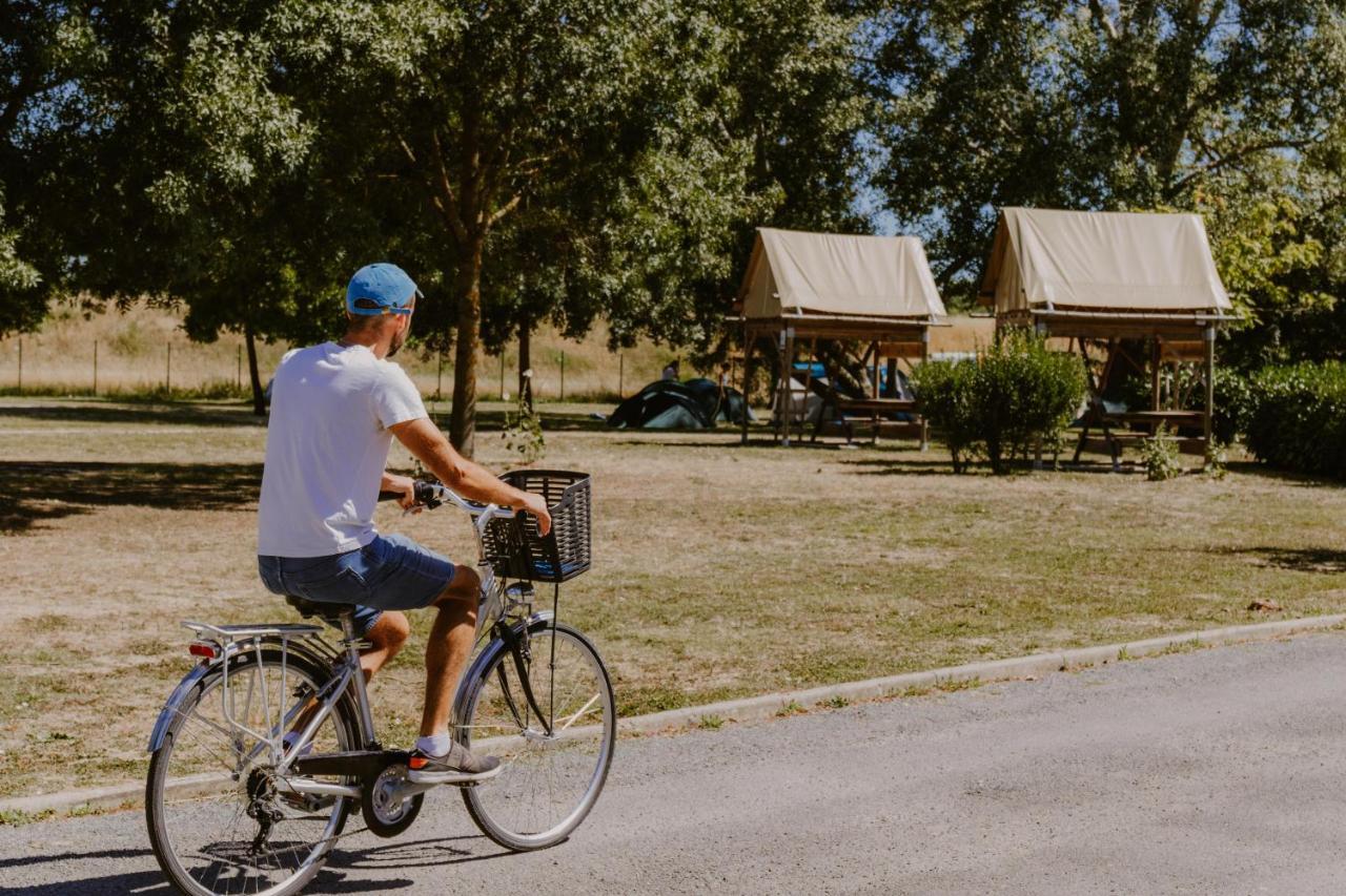 Camping Onlycamp Tours Val De Loire Saint-Avertin Exteriör bild